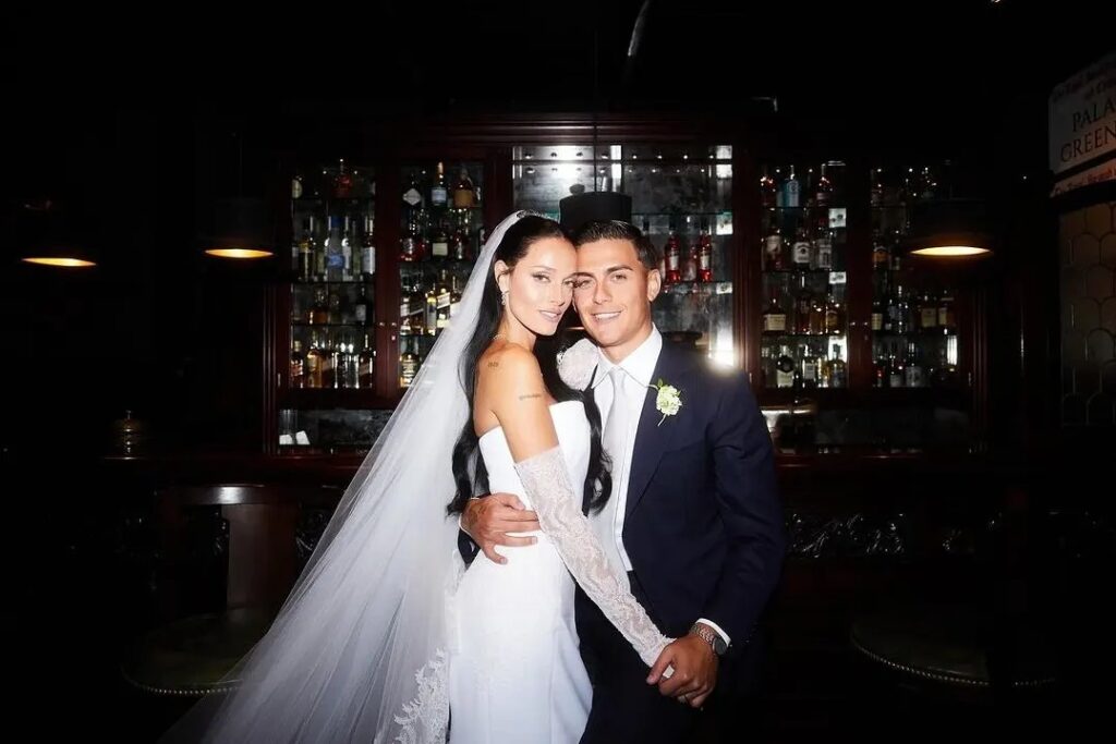 Oriana Sabatini is married to Argentine professional footballer Paulo Dybala. 