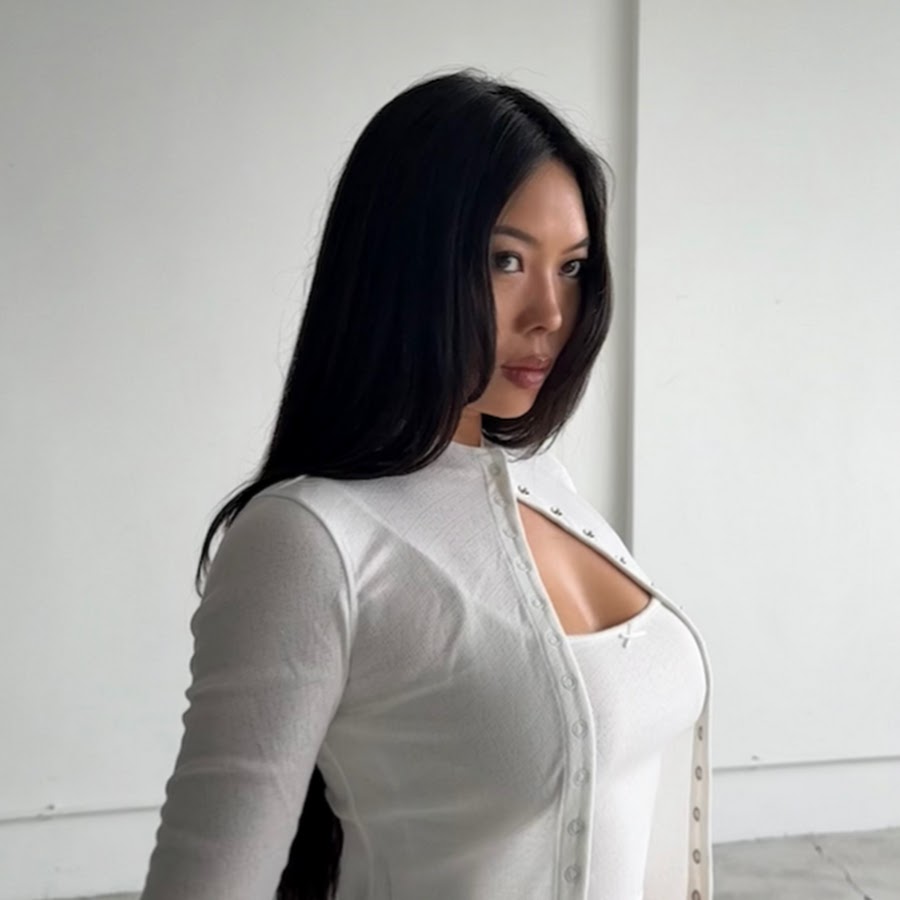 Esther Ng Net Worth, Wiki, Height, Age, Family, Husband and Career Esther Ng Net Worth $2.5 Million