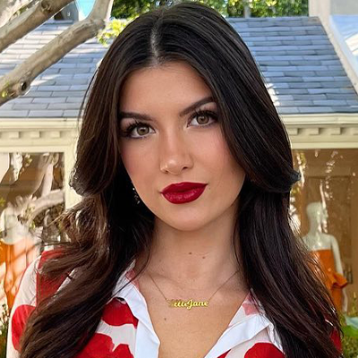 The Most Stunning Brunette TikTok Hot Girls of 2025 https://www.biographygen.com/wp-content/uploads/2025/11/njrrvn.jpg