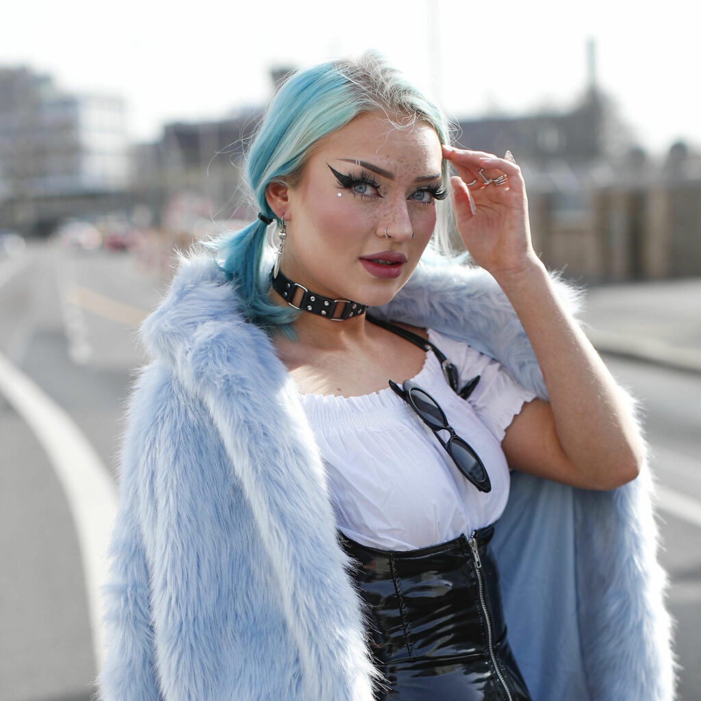 Naomi Jon Net Worth, Wiki, Height, Age, Family, Boyfriend and Career Naomi Jon began her career as a YouTube channel on June 13, 2011.