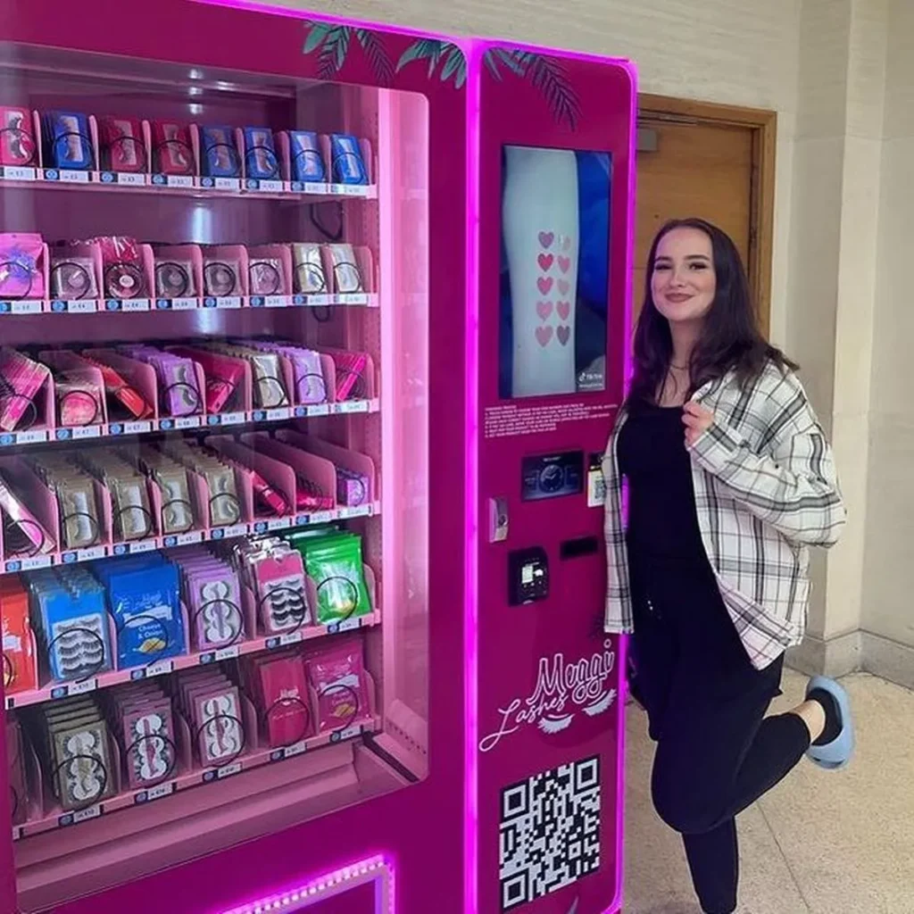 Meggi Lashes Net Worth, Wiki, Height, Age, Family, Boyfriend and Career Meggi Lashes is about 5 feet 2 inches, and she weighs around 50 kg.