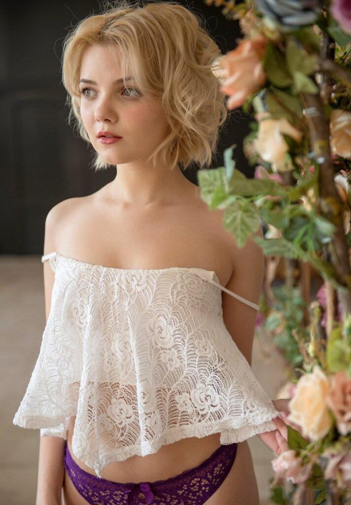 Chanel Fenn Net Worth, Wiki, Height, Age, Family, Boyfriend and Career Chanel Fenn started her career around 2017, joining the modeling.