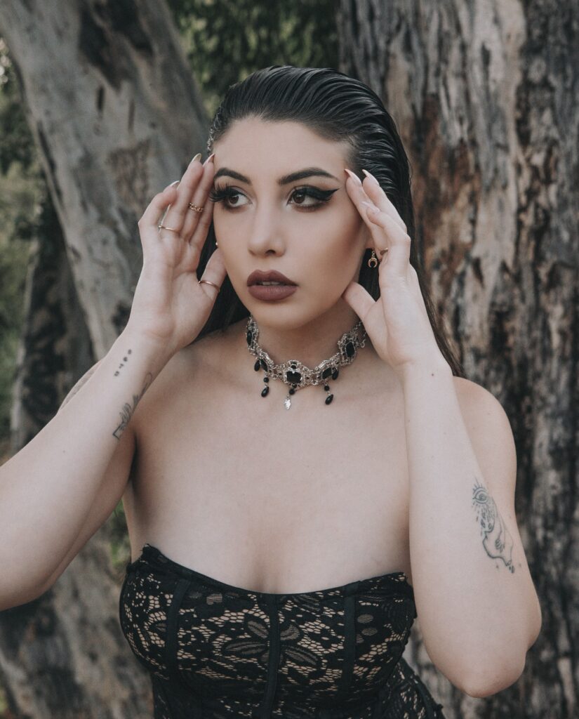 Kelsi Davies Net Worth, Wiki, Height, Age, Family, Boyfriend and Career Kelsi Davies is a very famous gymnast, model, dancer, singer, and TikTok star.