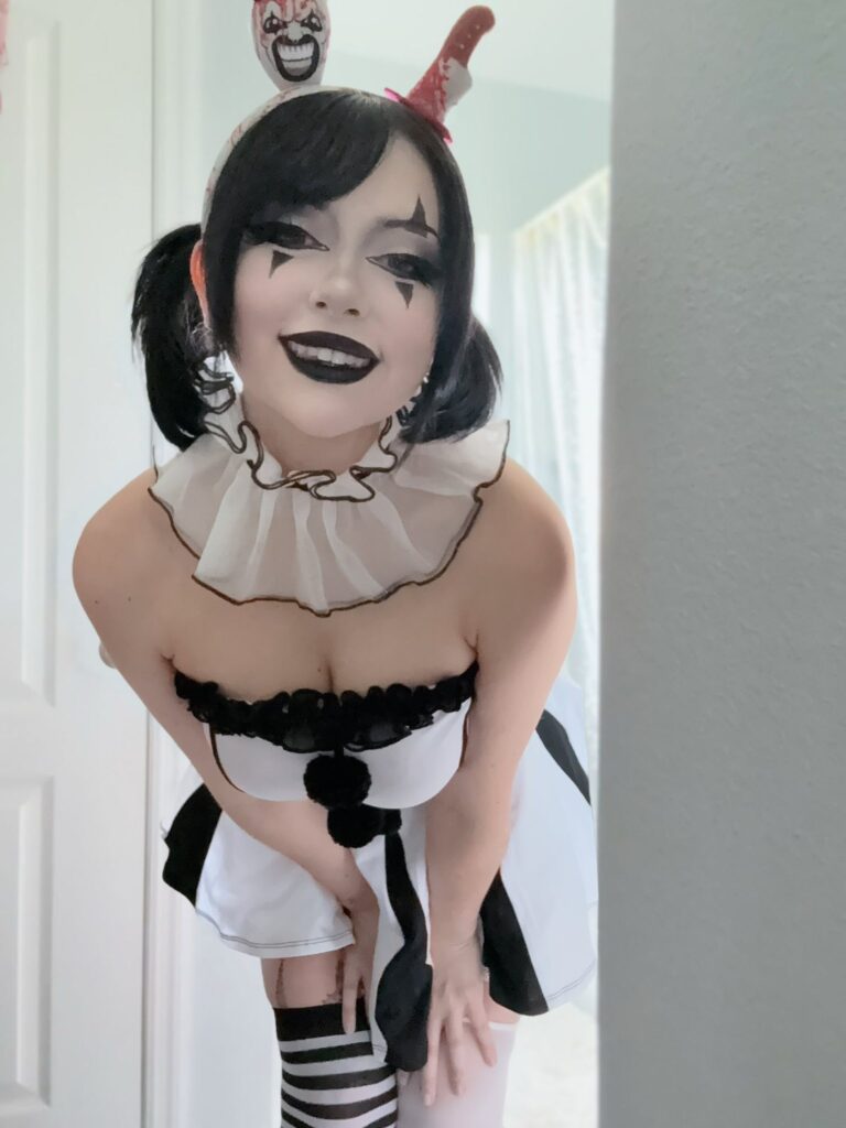 Karrigan Taylor Net Worth, Wiki, Height, Age, Family, Boyfriend and Career Karrigan Taylor standing 5 feet 2 inches tall and weight 53 kg.