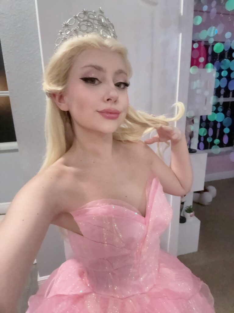 Karrigan Taylor Net Worth, Wiki, Height, Age, Family, Boyfriend and Career Karrigan Taylor quick rise to fame started when she shared her pictures on Instagram back in 2016.