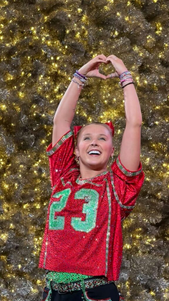 JoJo Siwa Net Worth, Wiki, Height, Age, Family, Boyfriend and Career JoJo Siwa is a part of the LGBTQ+ community, has become a strong supporter of LGBTQ+ rights and acceptance.