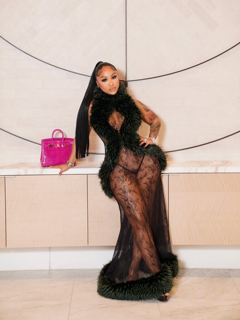 Ari Fletcher Net Worth, Wiki, Height, Age, Family, Boyfriend and Career Ari Fletcher is 5 feet 1 inch tall and weighs about 59 kg.