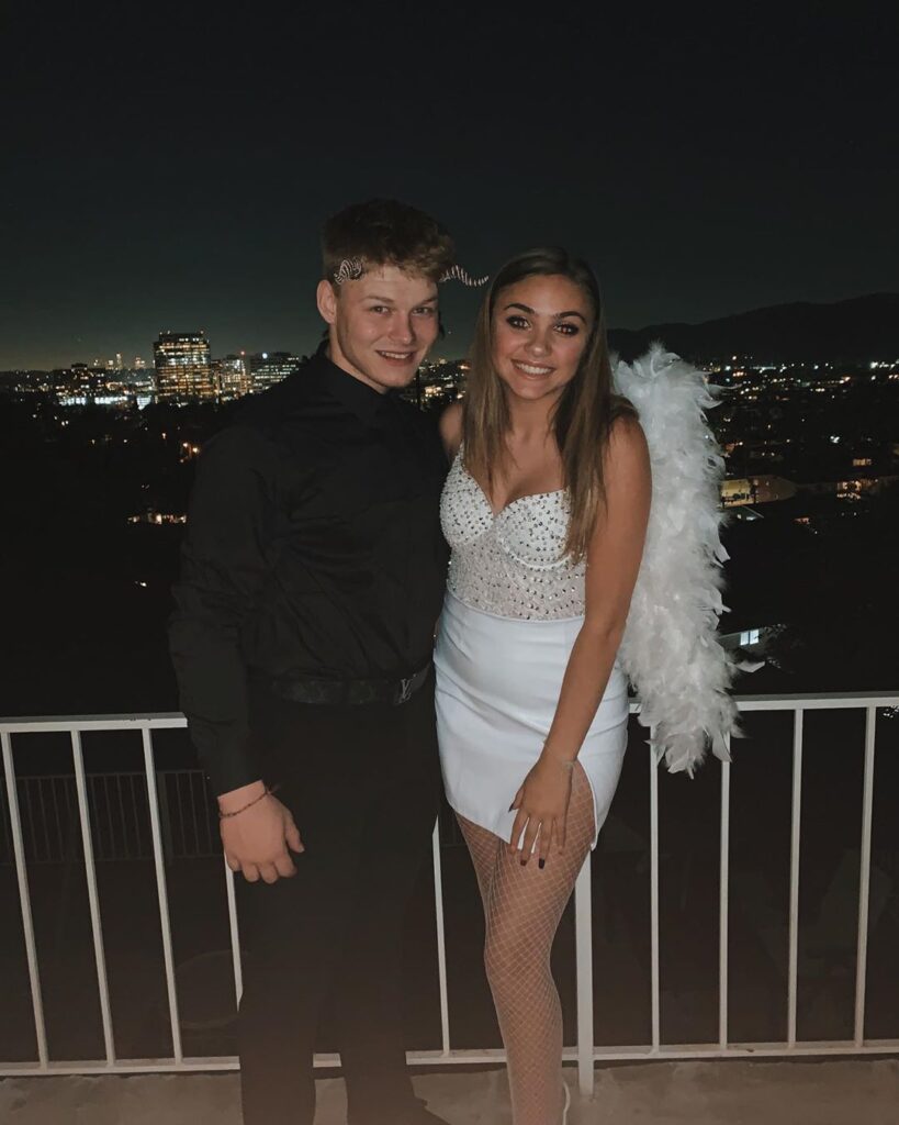 Ariana Lee Bonfiglio Net Worth, Wiki, Height, Age, Family, Husband and Career Ariana Lee Bonfiglio husband Eythan Hervey.