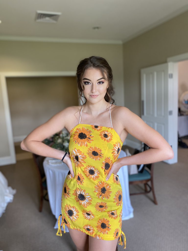 Rachel Pizzolato stand at 6 feet 1 inch, 1.80 meters and she weighs about 60 kilograms.