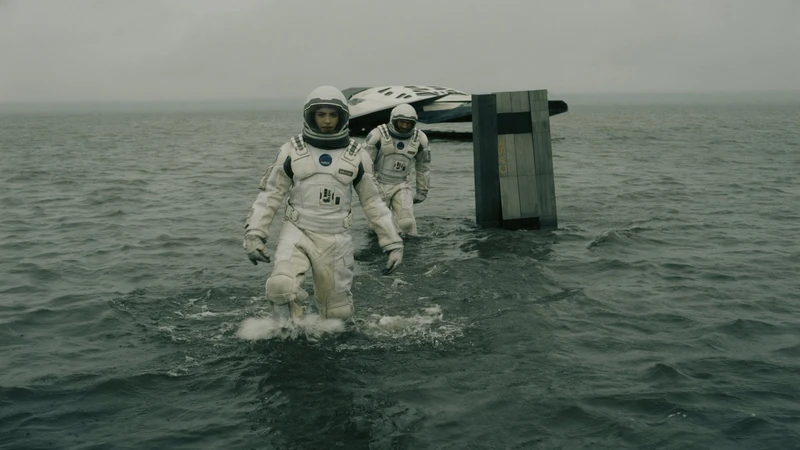 https://www.biographygen.com/wp-content/uploads/2025/12/Interstellar-2014.jpg