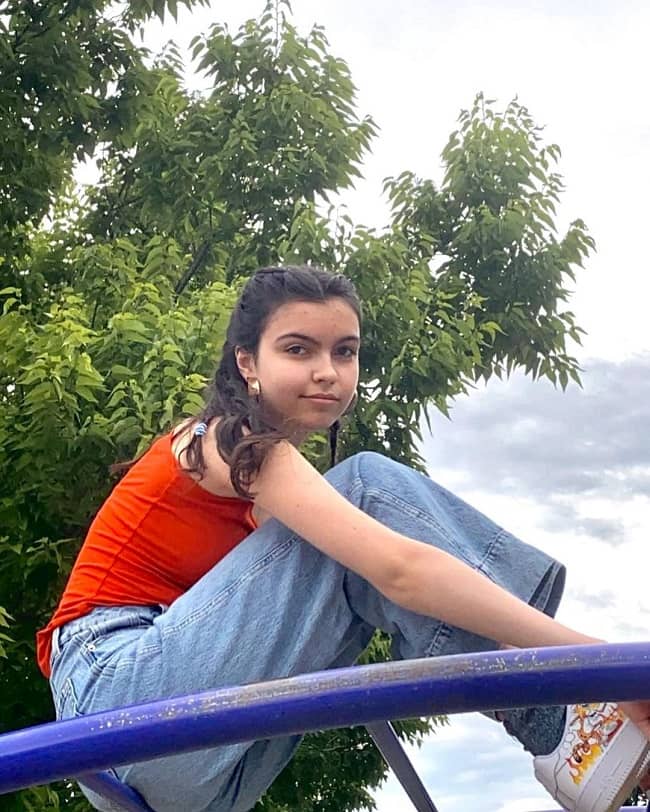 Khaibellamy Net Worth, Wiki, Height, Age, Family, Boyfriend and Career Khaibellamy is 5 feet and 5 inches tall, and she weighs around 55 kg.