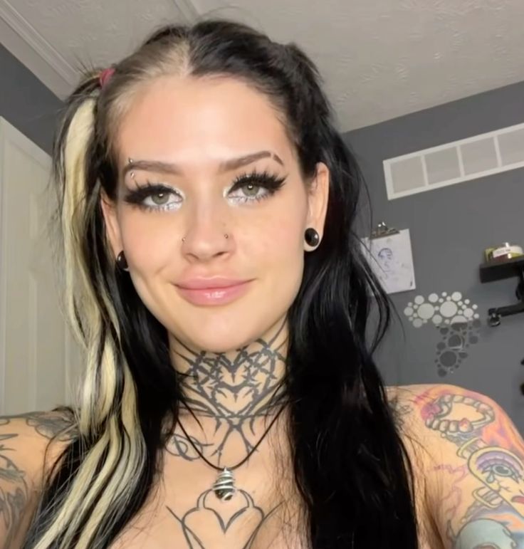 HawkHatesYou Net Worth, Wiki, Height, Age, Family, Boyfriend and Career HawkHatesYou Net Worth $1 Million