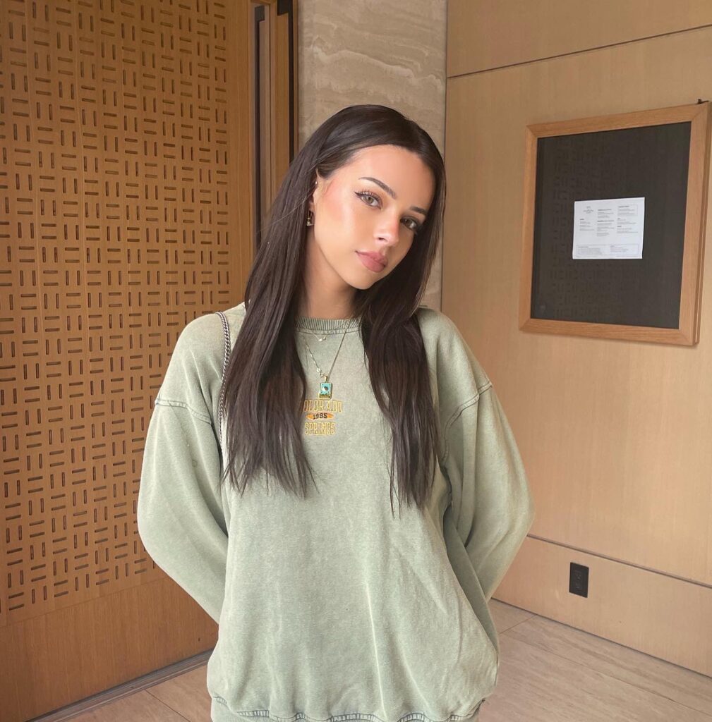 Pamibaby Net Worth, Wiki, Height, Age, Family, Boyfriend and Career Pamibaby body measurements are about 34-28-40 inches. She is about 5 feet 5 inches tall and weighs around 55 kg.