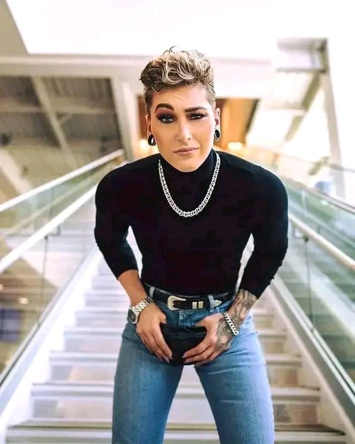 Rhea Ripley Net Worth, Wiki, Height, Age, Family, Husband and Career Rhea Ripley is about 5 foot 7 inches tall, which equals 170 centimeters and weigh 170 lbs, which equals 77 kilograms.