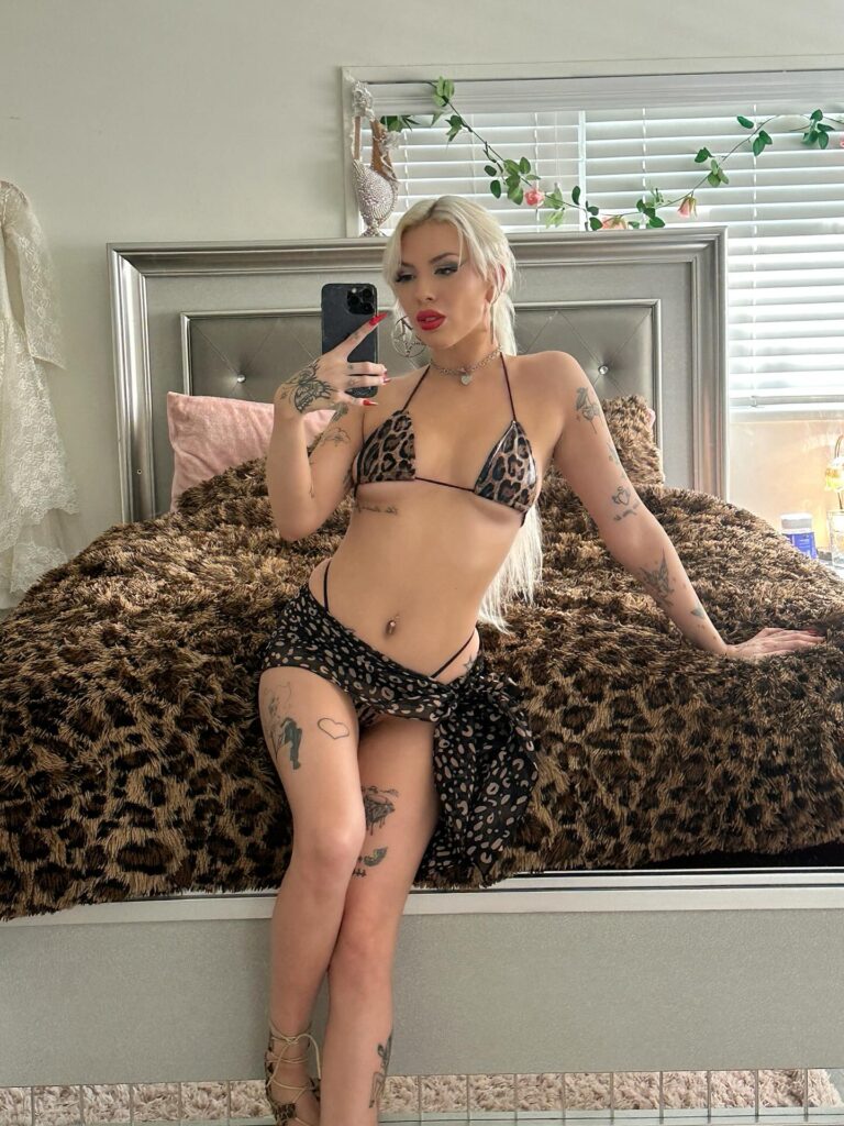 Chrissy Chlapecka Net Worth, Wiki, Height, Age, Family, Boyfriend and Career Chrissy has helped make the "Bimbofication" idea popular on TikTok.