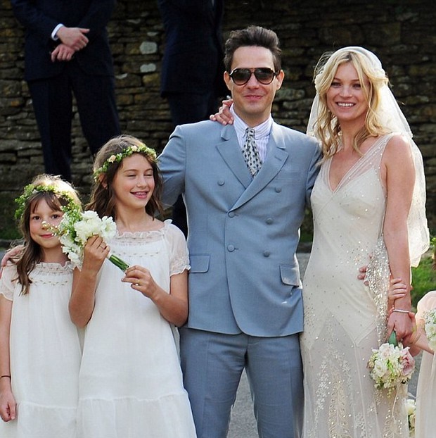 Kate Moss Net Worth, Wiki, Height, Age, Family, Husband and Career Kate Moss husband actor Johnny Depp from 1994 to 1998 and later had a daughter, Lila Grace Moss Hack, back in 2002 with Jefferson Hack.