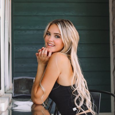 Paige Mackenzie Net Worth, Wiki, Height, Age, Family, Boyfriend and Career Paige Mackenzie Net Worth $1 Million
