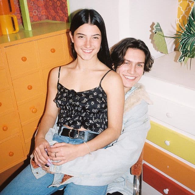 Charli D’Amelio Net Worth, Wiki, Height, Age, Family, Boyfriend and Career Charli D’Amelio is not married. Charli’s boyfriend, Chase Hudson, is a famous TikTok star.