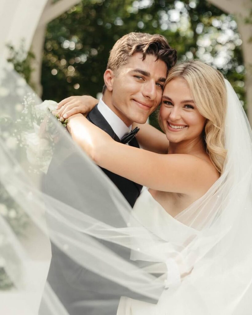 Ivey Meeks Net Worth, Wiki, Height, Age, Family, Boyfriend and Career Ivey Meeks married Jackson Rotger engagement on 13th Jul 2024.