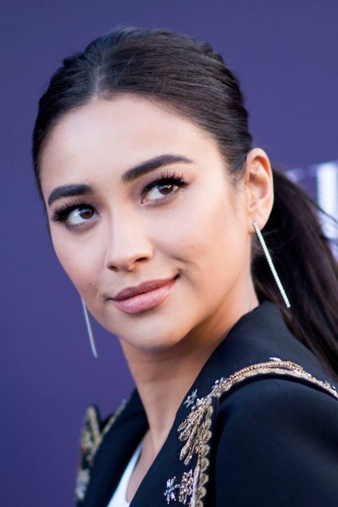 Top 10 Most Beautiful Filipino Women Of 2025 https://www.biographygen.com/wp-content/uploads/2026/01/Beautiful-Filipino-Women-Of-2025-Canva-Feautered.png