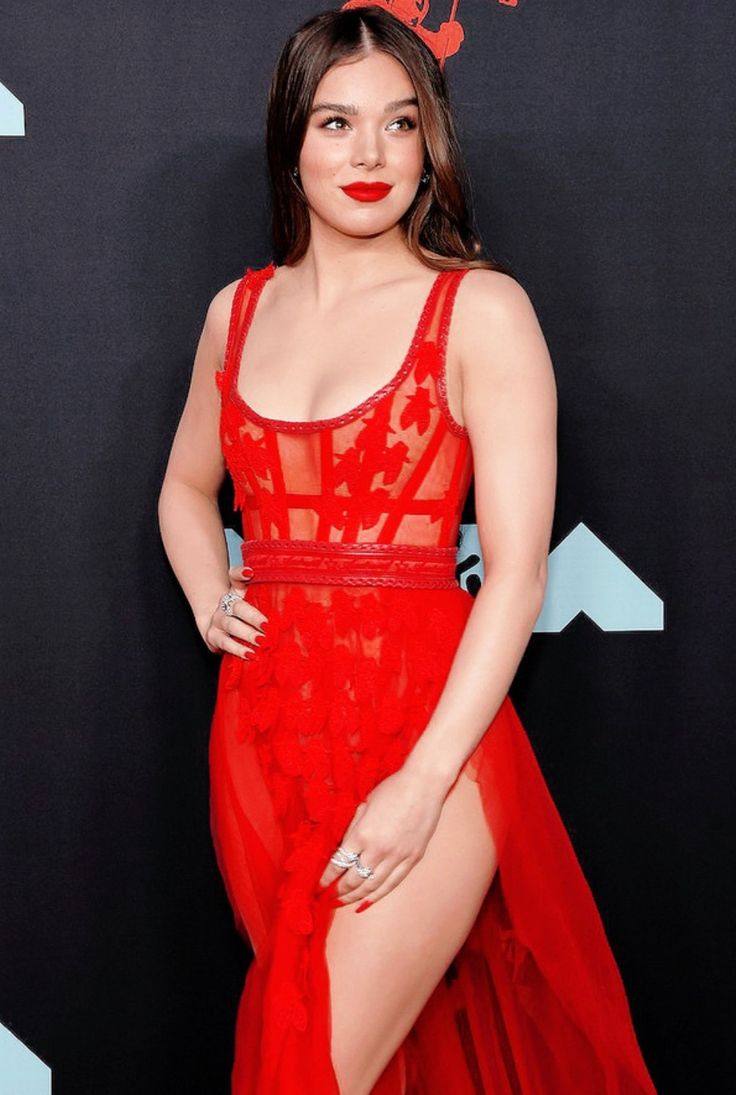 Hailee Steinfeld Net Worth, Wiki, Height, Age, Family, Boyfriend and Career Hailee Steinfeld Net Worth