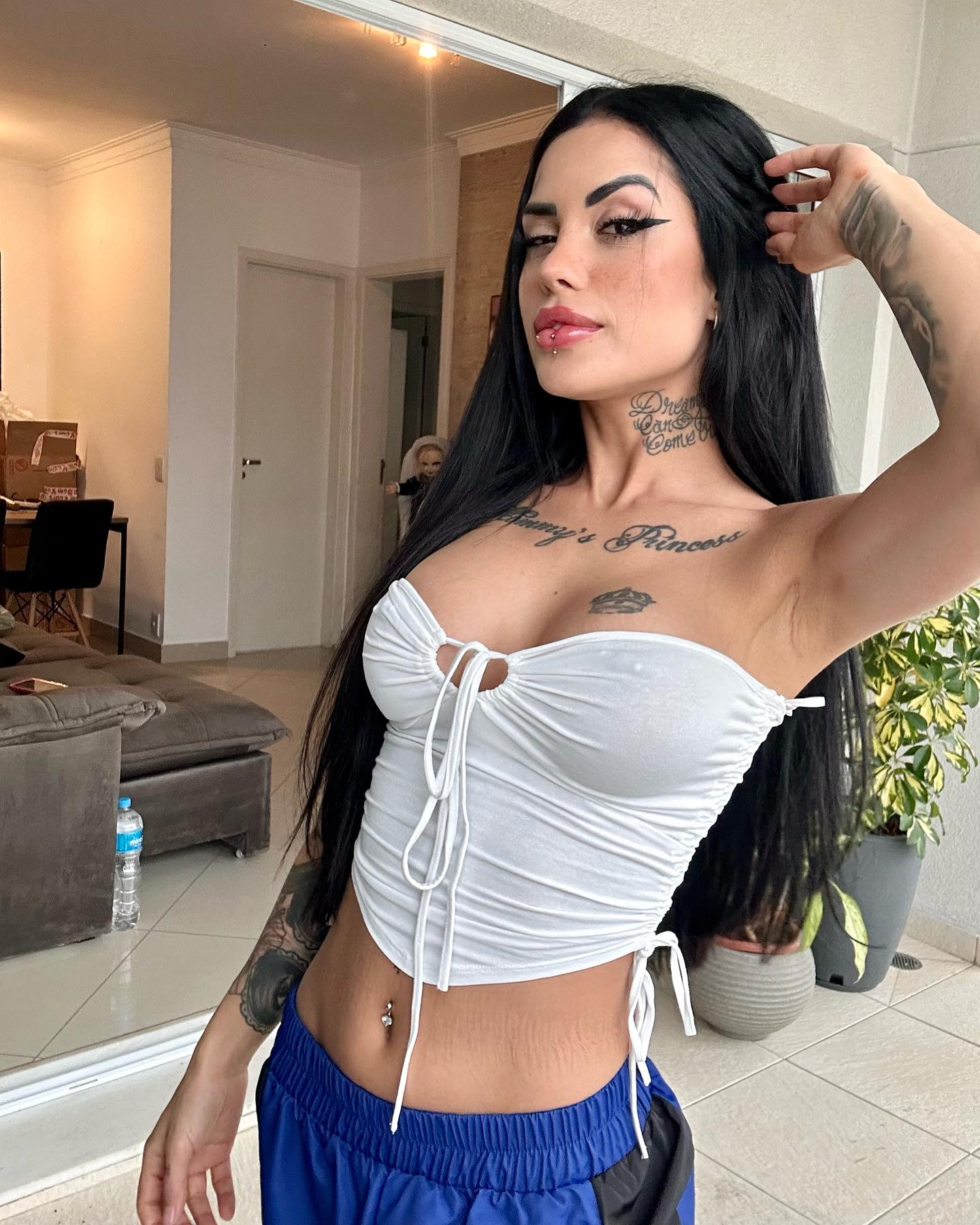 Tati Zaqui Net Worth, Wiki, Height, Age, Family, Boyfriend and Career