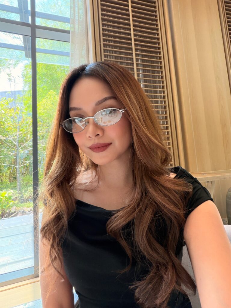 Azira Shafinaz Net Worth, Wiki, Height, Age, Family, Boyfriend and Career Azira stays quite visible on social media sites, notably Instagram (@azirashafinaz)