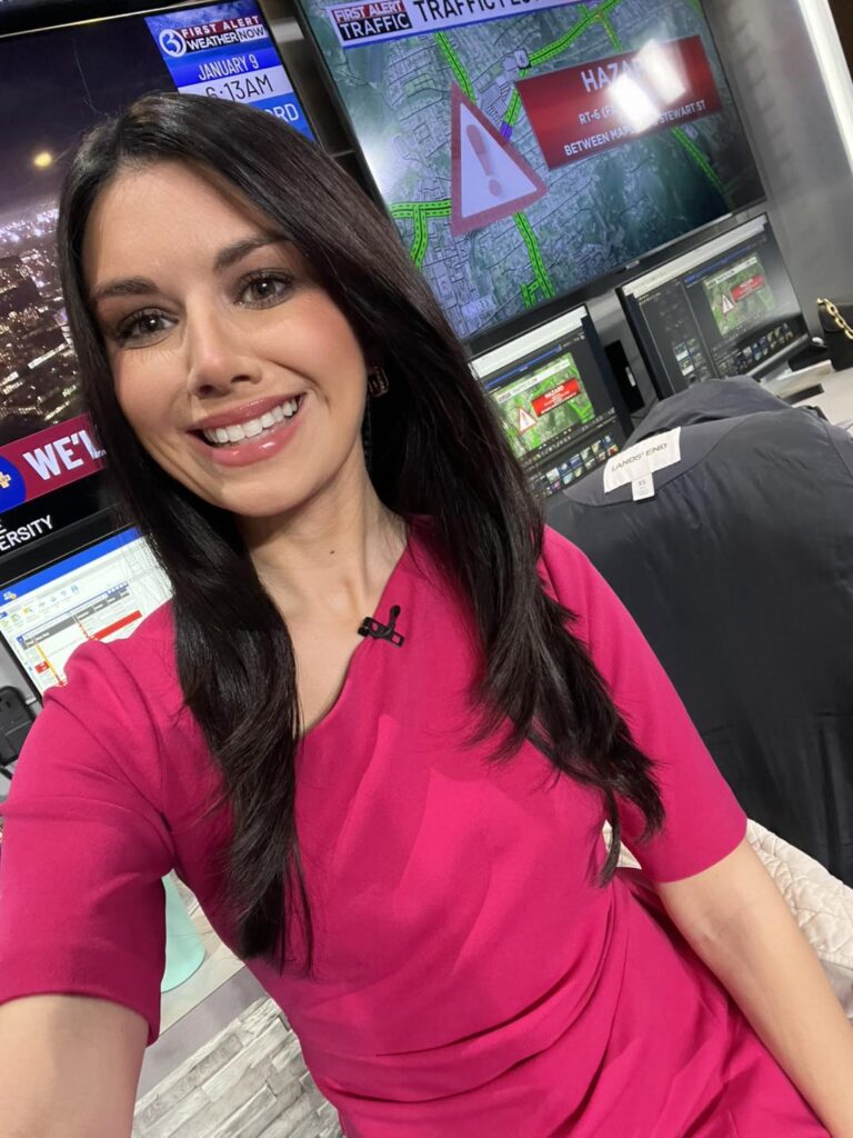 Caitlin Francis Net Worth, Salary, Wiki, WFSB, Age, Height, Husband and Career Caitlin Francis commenced her professional life through traineeships at NBC Connecticut, Hartford Courant, and WGGB in Springfield.