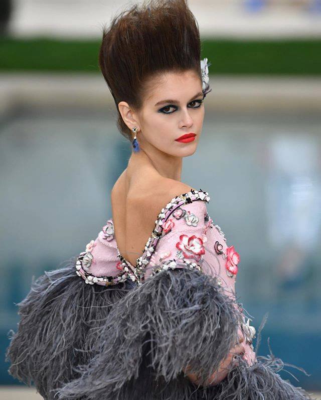 Kaia Gerber Net Worth, Wiki, Height, Age, Family, Boyfriend and Career Kaia Gerber work in modeling started when she was young with an advertisement for Versace's kids' collection.