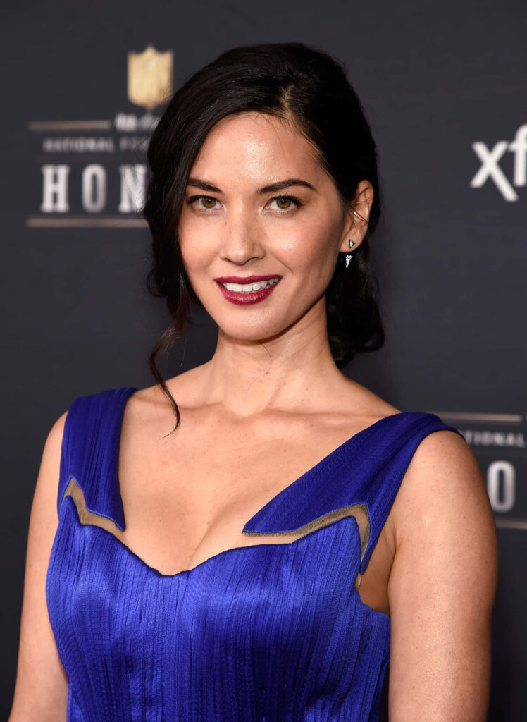 Olivia Munn Net Worth, Wiki, Height, Age, Family, Husband and Career Olivia Munn is an admired performer recognized for her adaptability across both small-screen productions and cinematic features.