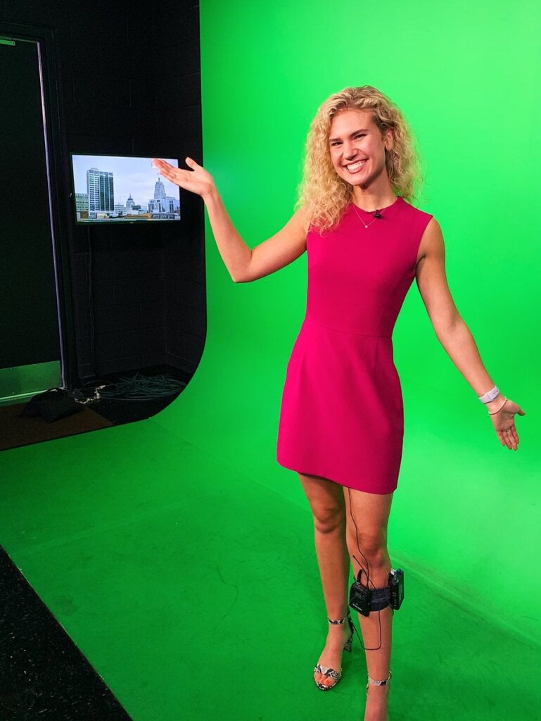 Payton Domschke Net Worth, Salary, Wiki, Age, Height, Husband 6ABC and Career Payton Domschke initial important job in broadcasting was at WPTA-TV situated in Fort Wayne, Indiana, serving as the meteorologist for weekend evenings.