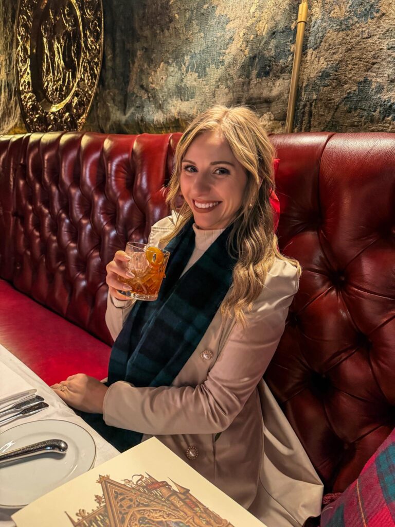 Kellie Rowe Net Worth, Salary, Husband, Wiki, Age, Height, Parents, Fox 2 and Career Kellie covered Detroit Tigers Opening Day, neighborhood celebrations, pet adoption drives, and local charity events.