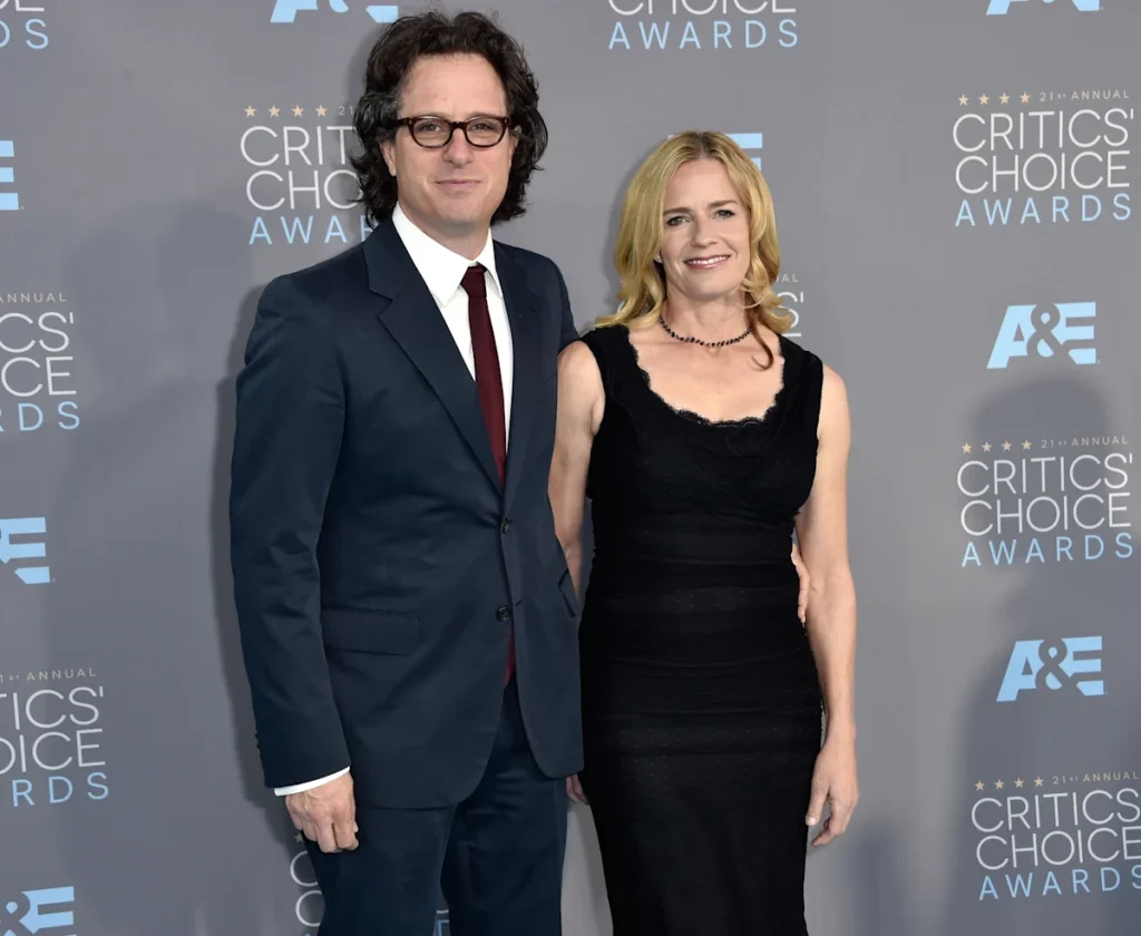 Elisabeth Shue Measurements, Husband, Height, Net Worth, Wiki, Age, Parents, Movies and Career Elisabeth Shue, age 62, has been married to filmmaker Davis Guggenheim since August 1994.