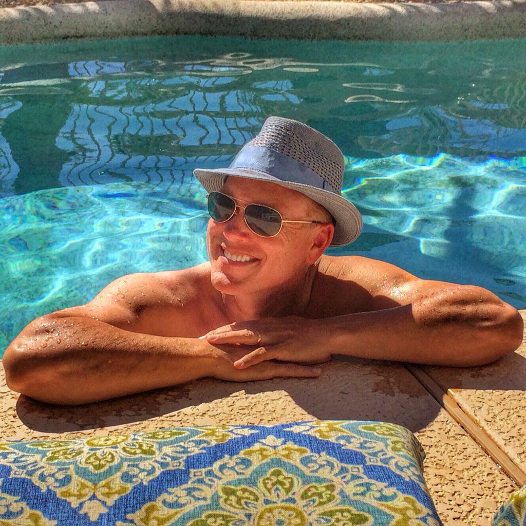 Cory McCloskey Net Worth, Salary, Wife, Wiki, Age, Height, Fox 10 and Career Cory McCloskey stands at 5 feet 7 inches (170 centimeters) tall and weighs approximately 165 pounds (75 kilograms).