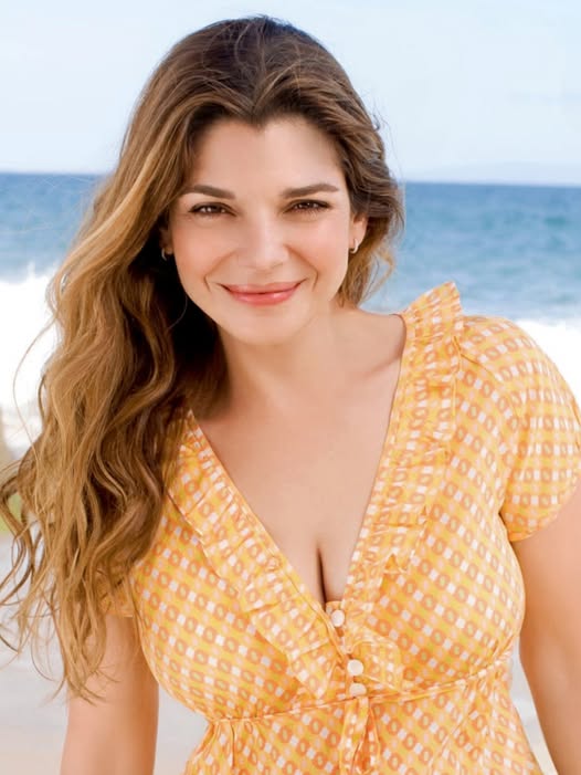 Laura San Giacomo Net Worth, Husband, Wiki, Age, Height, Parents, Movie and Career San Giacomo playing Cynthia in Sex, Lies, and Videotape (1989).