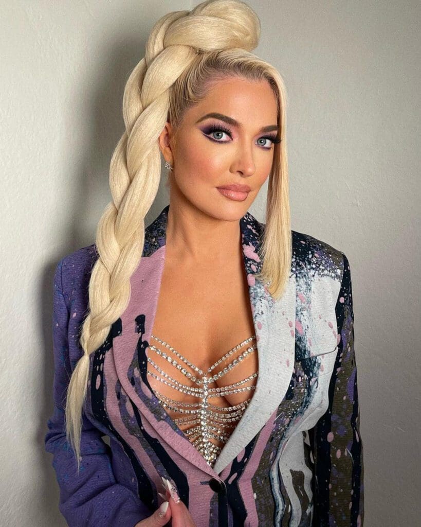 Karen Weitzul Net Worth, Wiki, Age, Height, Parents, Husband and Career Karen Weitzul Net Worth $500, 000 USD