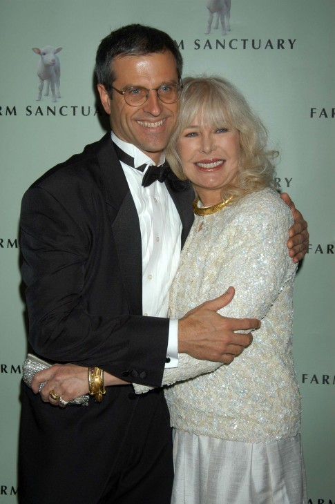 Loretta Swit Net Worth, Husband, Wiki, Age, Height, Parents, Movies and Career Loretta Swit was married to actor Dennis Holahan in 1983. However, the couple divorced in 1995.