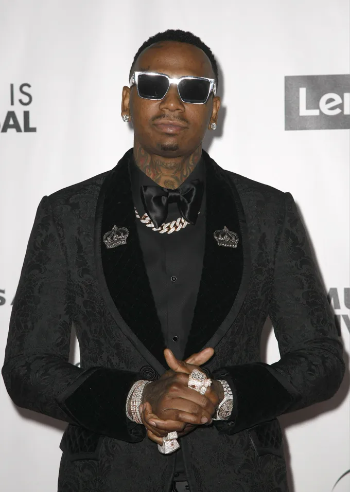 Moneybagg Yo Net Worth, Wife, Wiki, Age, Height, Parents, Songs and Career Moneybagg Yo height is 6 feet 0 inches (1.83 m) and weight is 82 kilograms (181 lbs).
