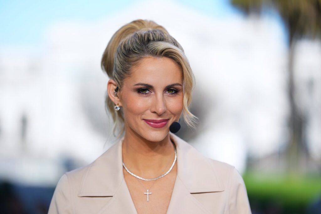 Laura Rutledge Net Worth, Husband, Wiki, Age, Height, Parents, Journalist and Career Laura Rutledge commenced her expert profession in sports activities journalism with Fox Sports.