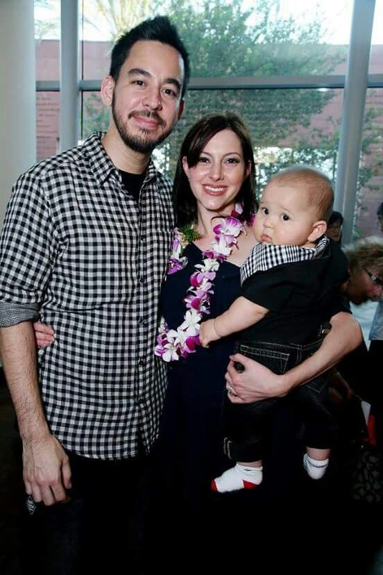 Mike Shinoda Net Worth, Wife, Wiki, Age, Height, Parents, Songs and Career Mike Shinoda married writer Anna Hillinger in 2003. The couple has one son and resides in Los Angeles.