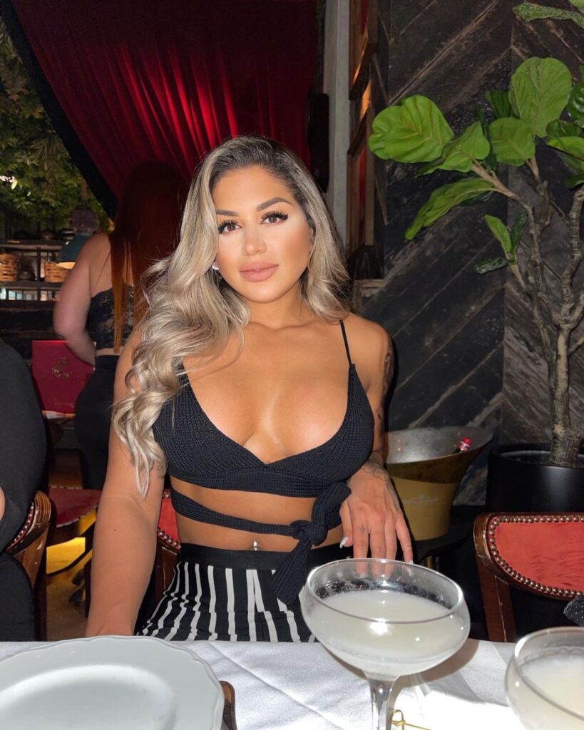 Ana Capozzoli Net Worth, Husband, Wiki, Age, Height, Models and Career Ana Capozzoli commenced her expert experience quickly after finishing her education, when she determined to pursue a profession in fitness.