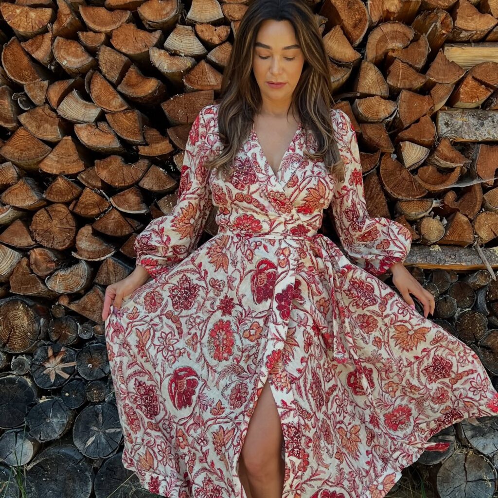 Verona Pooth Net Worth, Husband, Wiki, Age, Height, Parents, Movies and Career Verona Pooth height is 5 feet 8 inches (1.73 m) and weight is 57 kilograms (125.6 lbs).