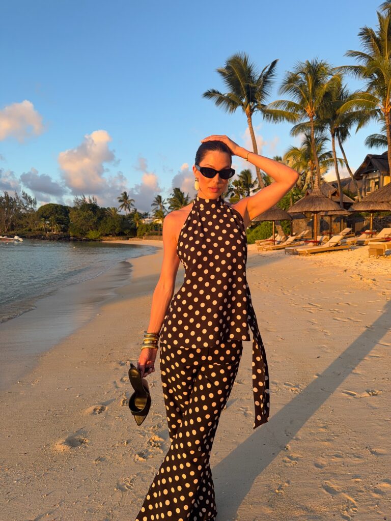 Iris Mittenaere Net Worth, Husband, Wiki, Age, Height, Parents, Models and Career Iris Mittenaere height is 5 feet 8 inches (1.73 m) and weight is 53 kilograms (116 lbs).