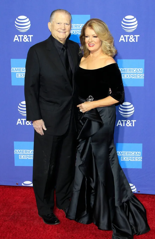 Mary Hart Net Worth, Husband, Wiki, Age, Height, Parents, TV Shows and Career Mary Hart first married her ex-husband Terry Hart. However, the marriage may want to no longer ultimate long, and finally, she divorced Terry in 1979.