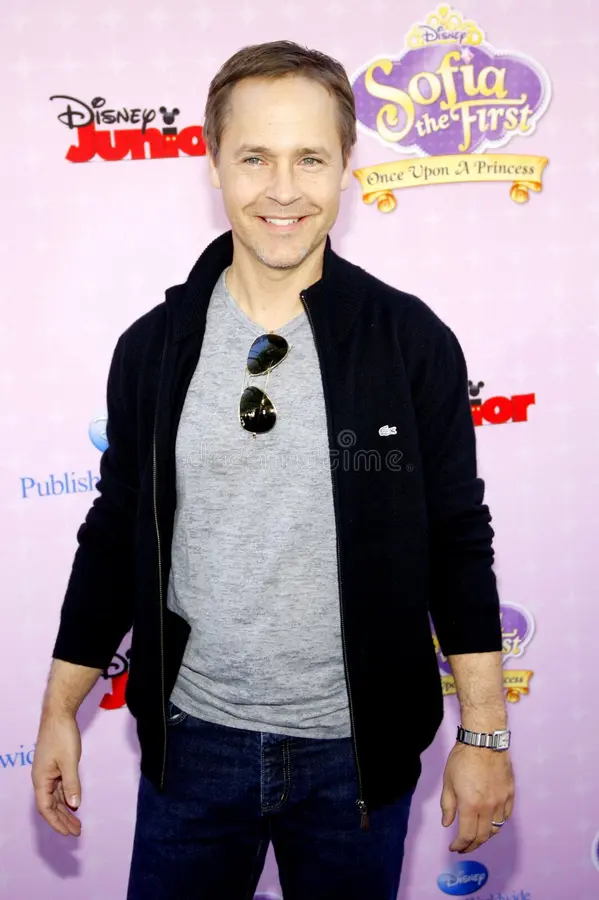 Chad Lowe Net Worth, Wife, Wiki, Age, Height, Parents, Movies and Career Chad Lowe height is 5 feet 9 inches (1.75 m) and weight is 70 kilograms (154 lbs).