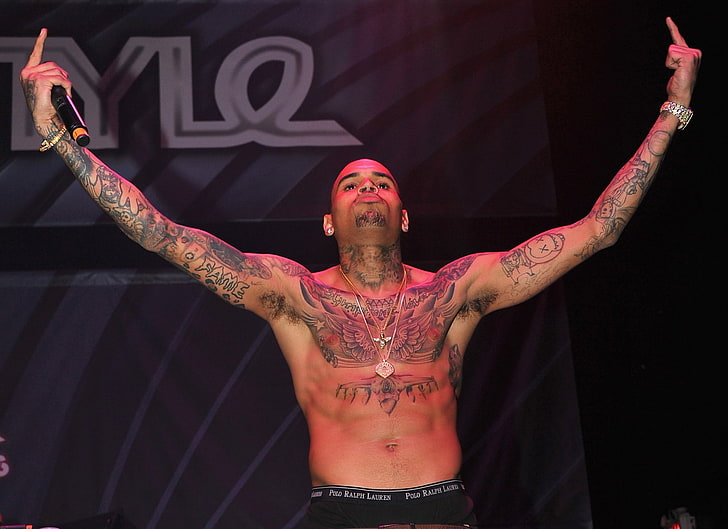 Chris Brown Net Worth, Wife, Wiki, Age, Height, Parents, Songs and Career Chris Brown Top 10 Best Songs