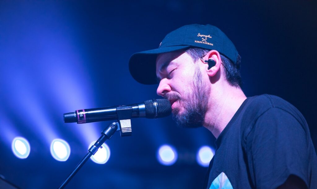 Mike Shinoda Net Worth, Wife, Wiki, Age, Height, Parents, Songs and Career Mike Shinoda career co-founded Linkin Park (initially Xero) in 1996 with Brad Delson and Rob Bourdon, later joined through Joe Hahn, Dave Farrell, and Chester Bennington.