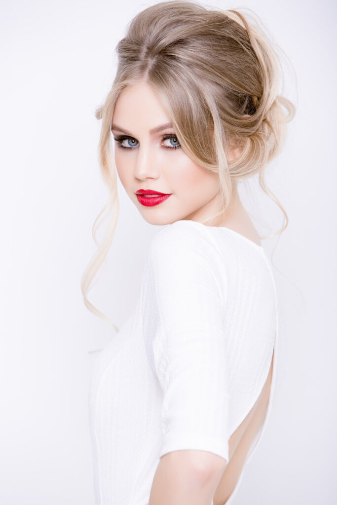 Scarlett Leithold Net Worth, Boyfriend, Wiki, Age, Height, Parents, Modeling and Career Scarlett Leithold Net Worth $5 Million