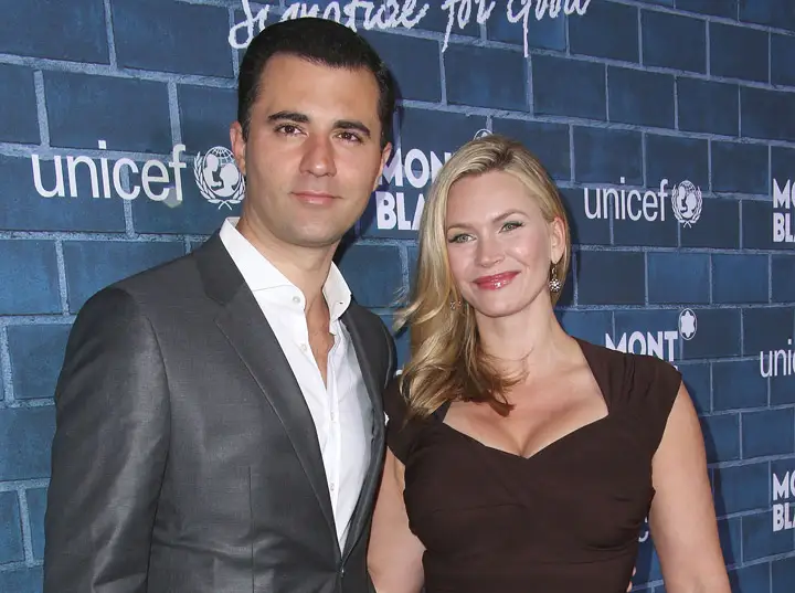 Natasha Henstridge Net Worth, Husband, Wiki, Age, Height, Parents, Movies and Career Natasha Henstridge married American actor Damian Chapa in 1995 and they divorced in 1996.