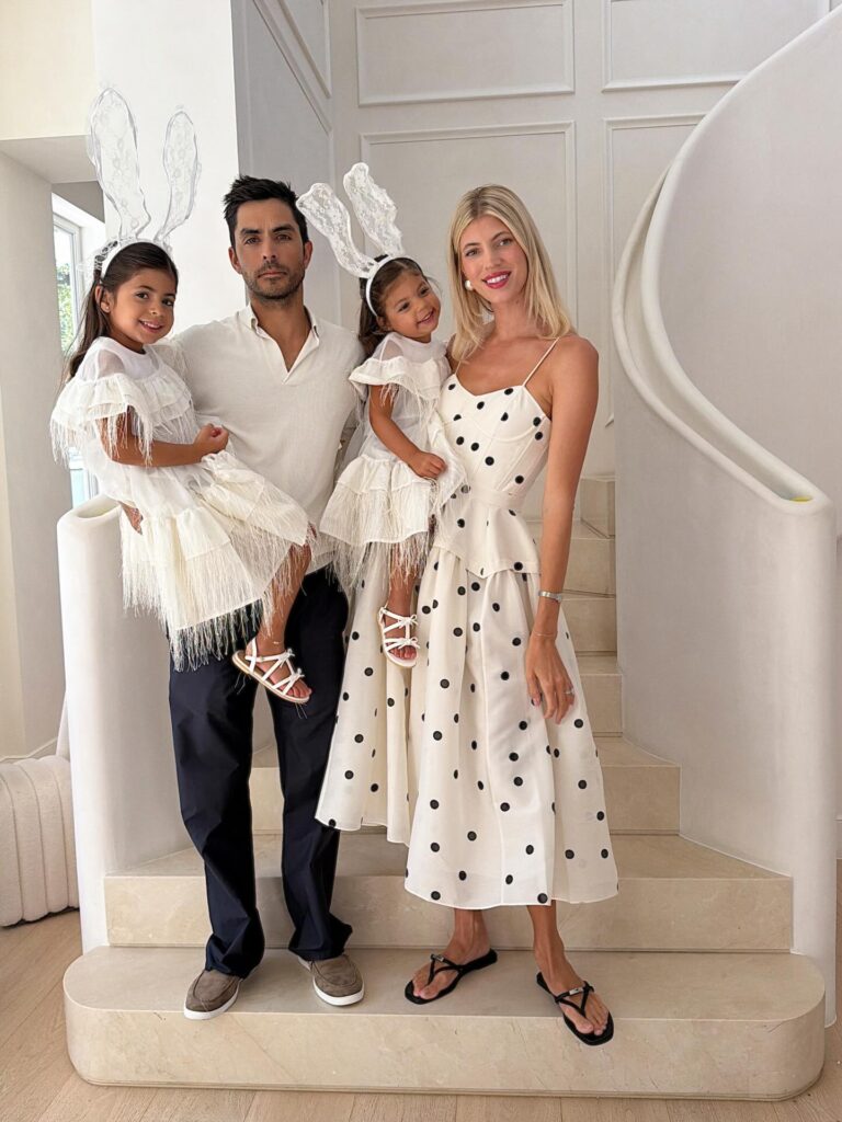 Devon Windsor Net Worth, Husband, Wiki, Age, Height, Parents, Modeling and Career Devon Windsor, 31 years old, is an American mannequin who has been in a relationship with businessman Johnny Dex Barbara in view that 2015.